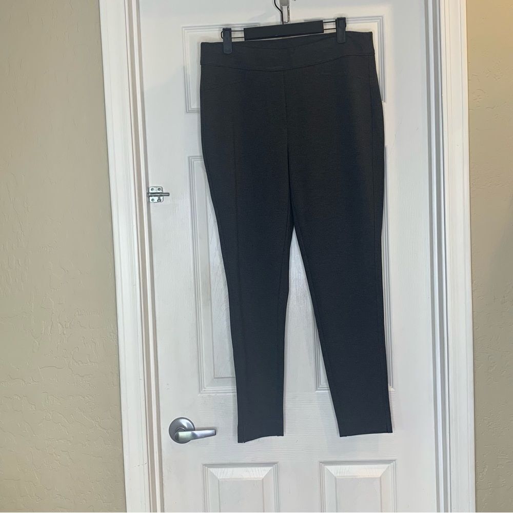 Chicos Size 12R Gray Pull On Pants Cropped